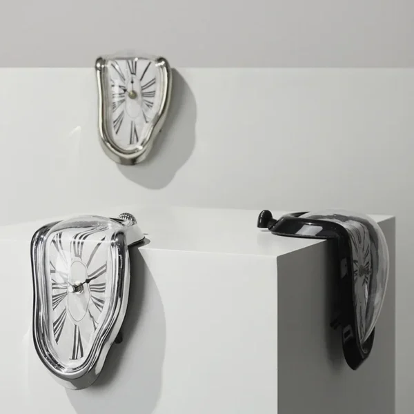 Melting Effect Illusion Home Clock
